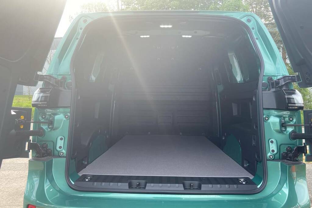 Volkswagen ID.Buzz Style Swb 204 Ps 77 Kwh Pro 1 Speed Green #7