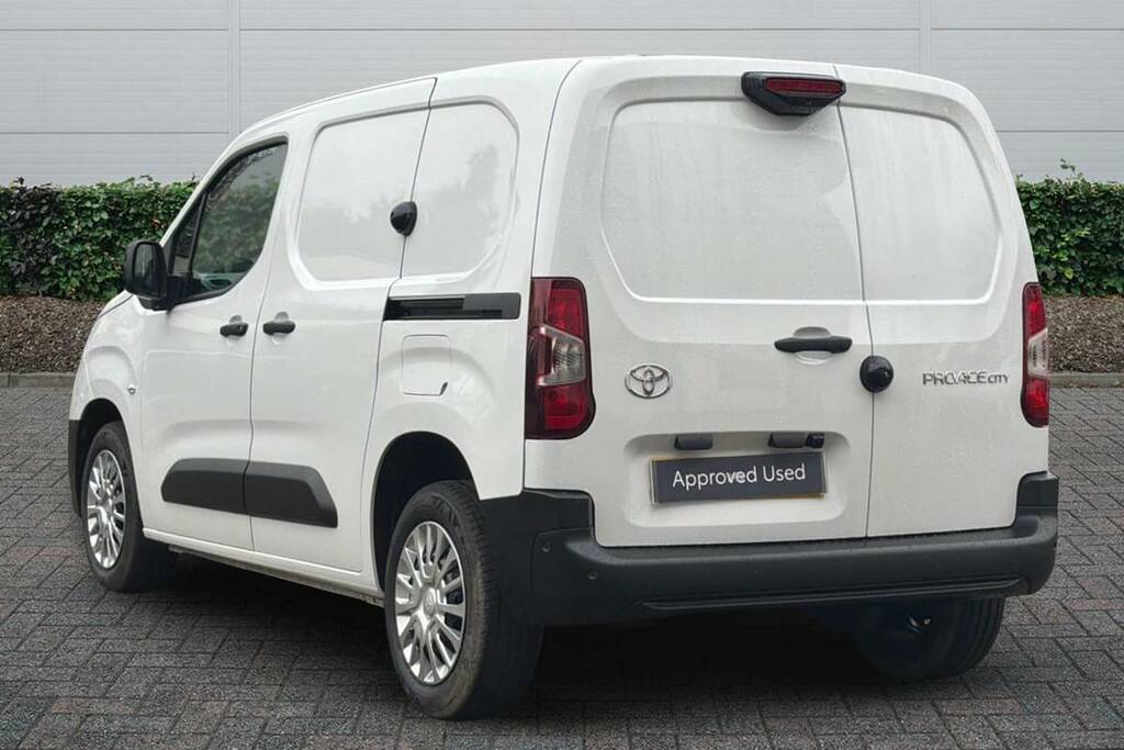 Toyota Proace City 1.5D 100 Icon Van  #2