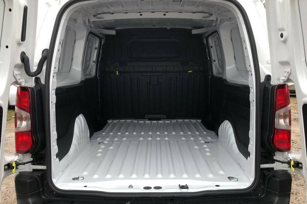 Toyota Proace City Icon White #17