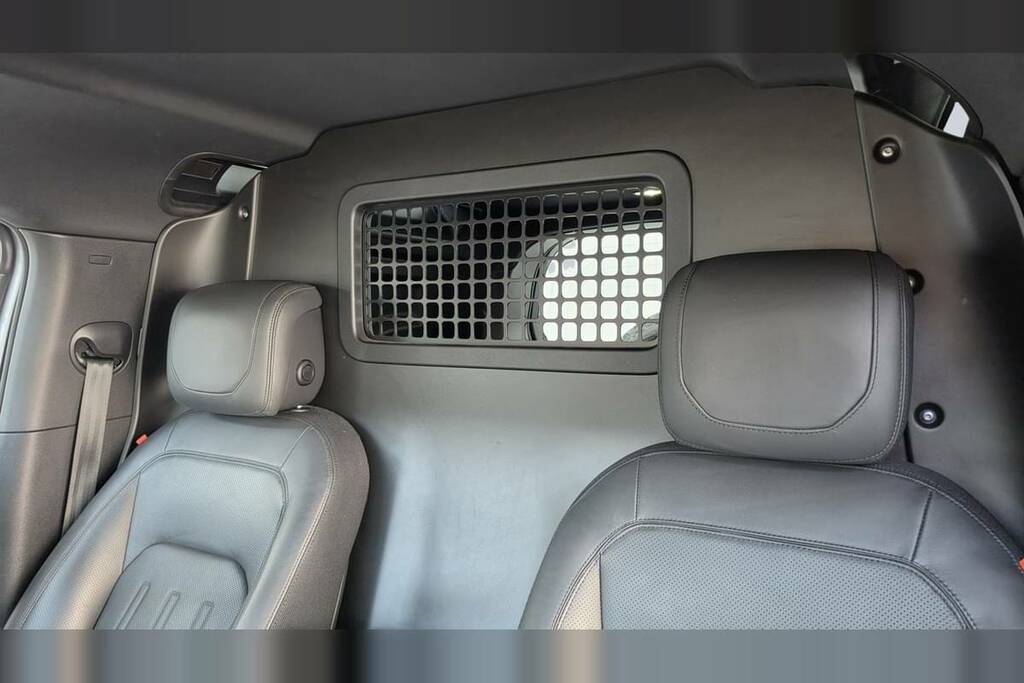 Land Rover Defender 90 3.0 D300 Hard Top X Grey #4