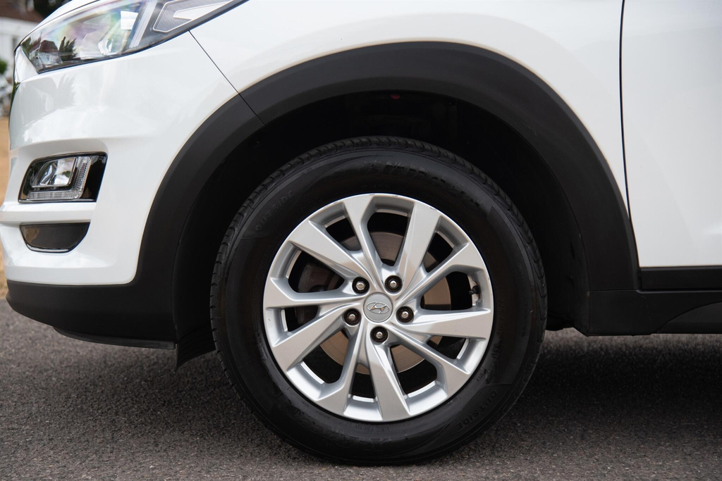 Hyundai Tucson 1.6 Gdi Se Nav 2Wd White #11