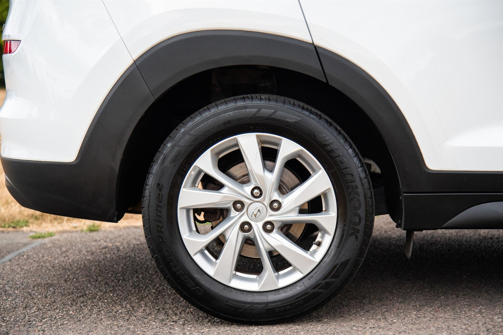 Hyundai Tucson 1.6 Gdi Se Nav 2Wd White #9
