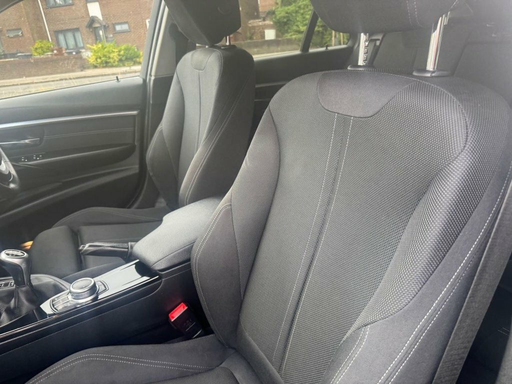 BMW 3 Series 2L Sport Black #4