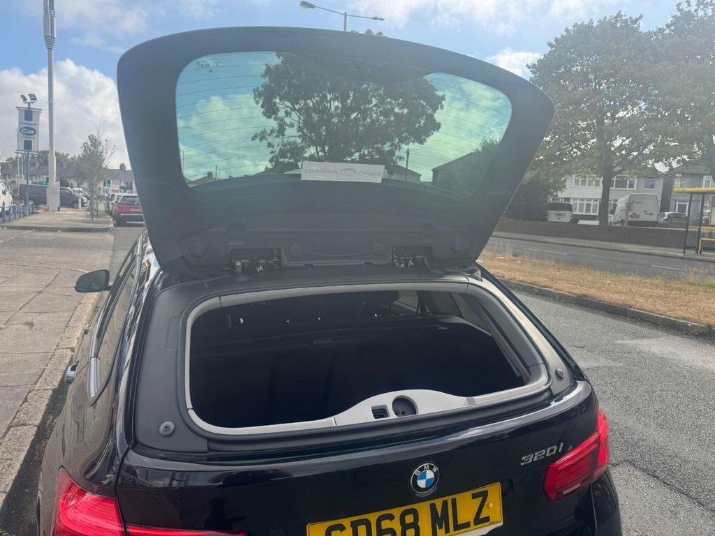 BMW 3 Series 2L Sport Black #6