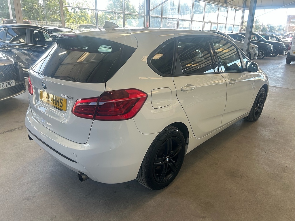 BMW 2 Series Active Tourer 220I Sport White #4