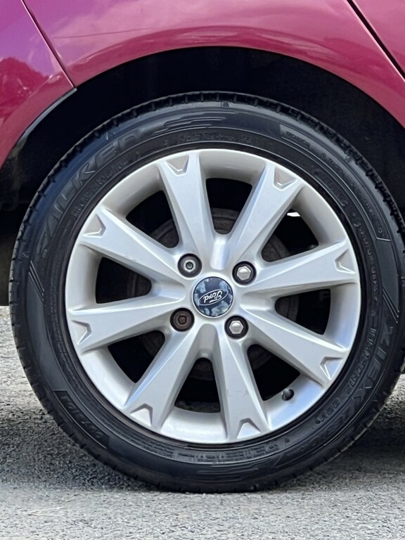 Ford Fiesta Hatchback 1.3 Zetec 2010 Red #4