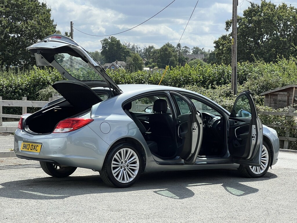 Vauxhall Insignia Insignia Sri Cdti Ecoflex Ss White #9