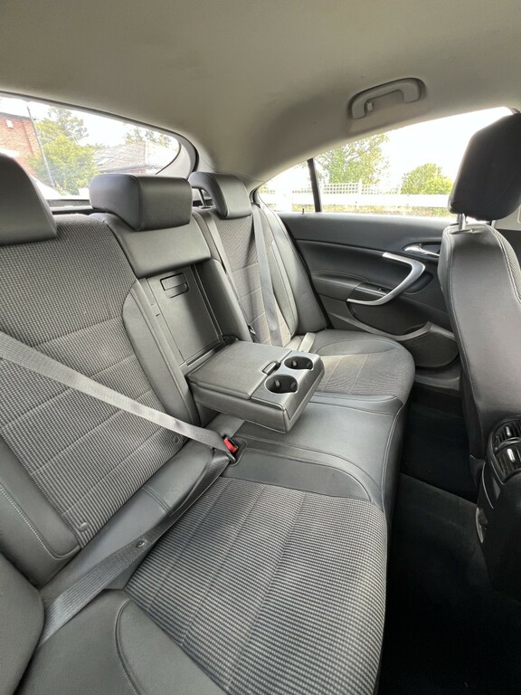 Vauxhall Insignia Insignia Sri Cdti Ecoflex Ss White #23