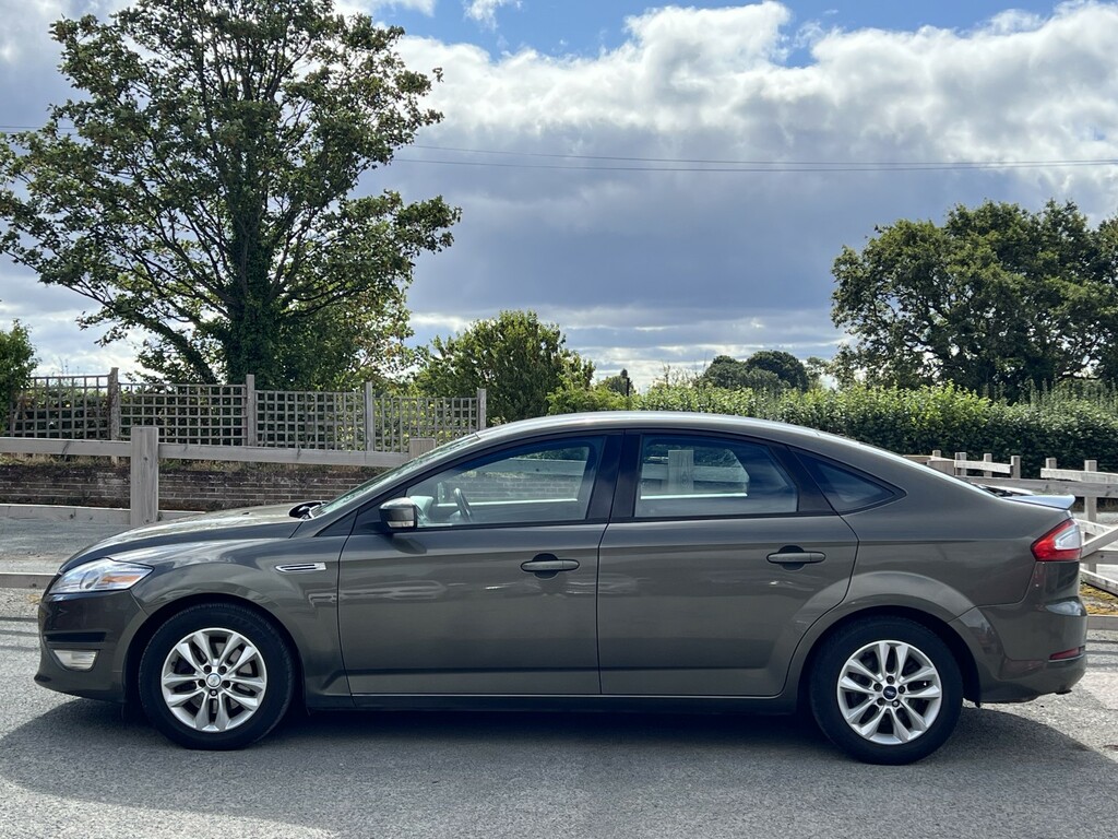 Ford Mondeo Hatchback 1.6 Tdci Econetic Zetec 2012 Green #3