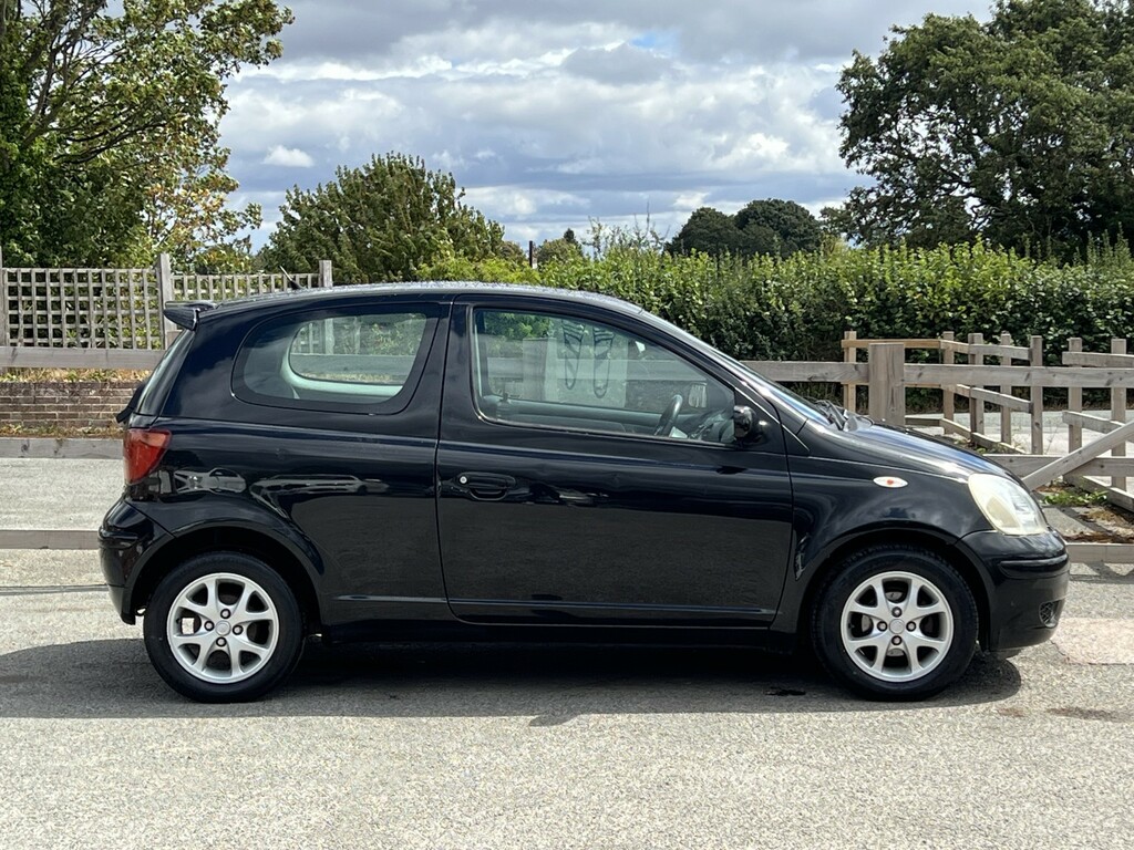 Toyota Yaris 1.5 Hybrid Icon Cvt  #21