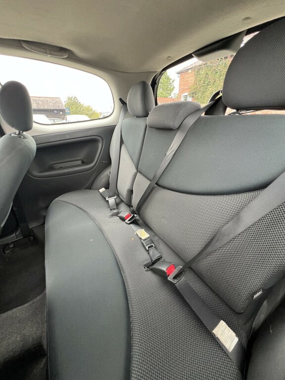 Toyota Yaris 1.5 Hybrid Icon Cvt  #17