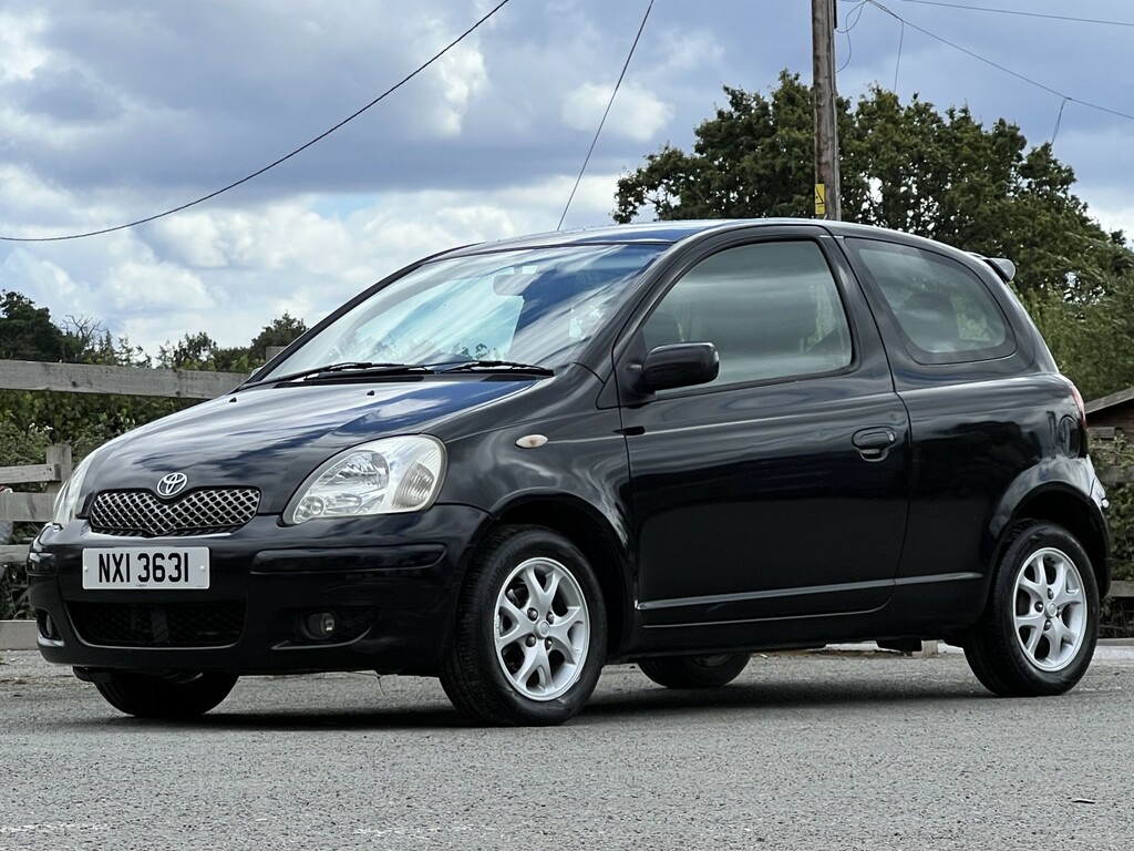 Toyota Yaris 1.5 Hybrid Icon Cvt  #1
