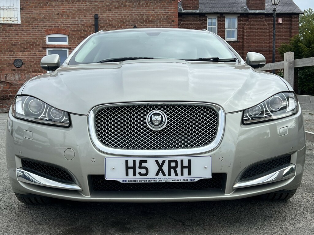 Jaguar XF Estate 3.0 D V6 Portfolio 2014 Gold #4