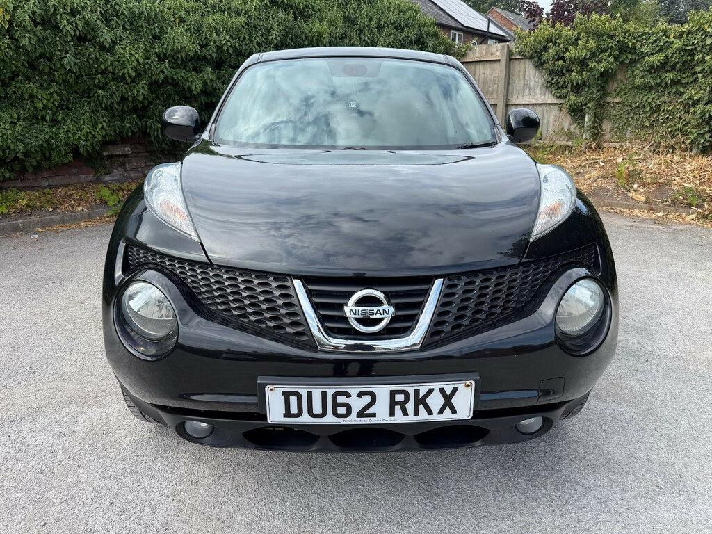 Nissan Juke 1.6 Tekna Hatchback Black #2