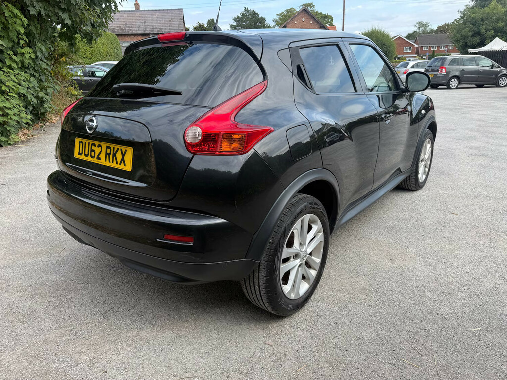 Nissan Juke 1.6 Tekna Hatchback Black #4
