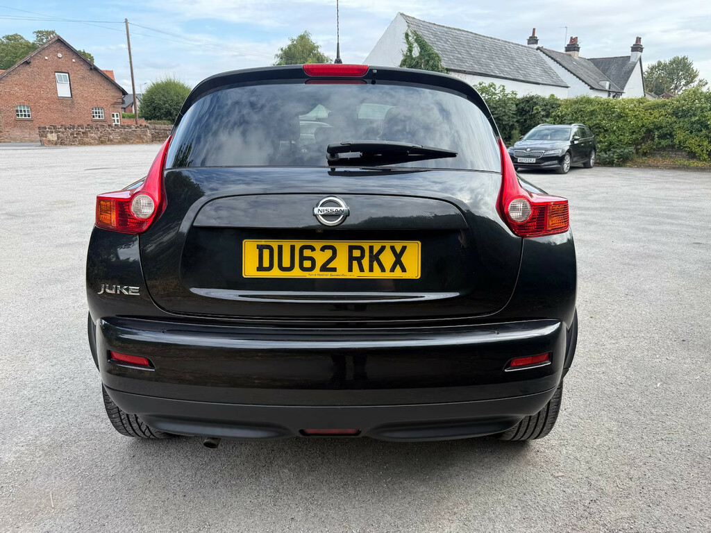 Nissan Juke 1.6 Tekna Hatchback Black #5