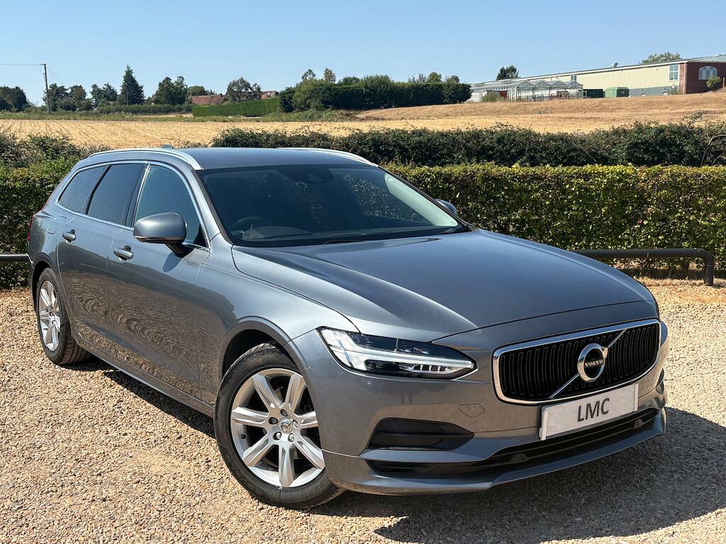 Volvo V90 Momentum Grey