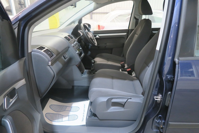 Volkswagen Touran 1.6 S Tdi Bluemotion Technology 103 Bhp Blue #23