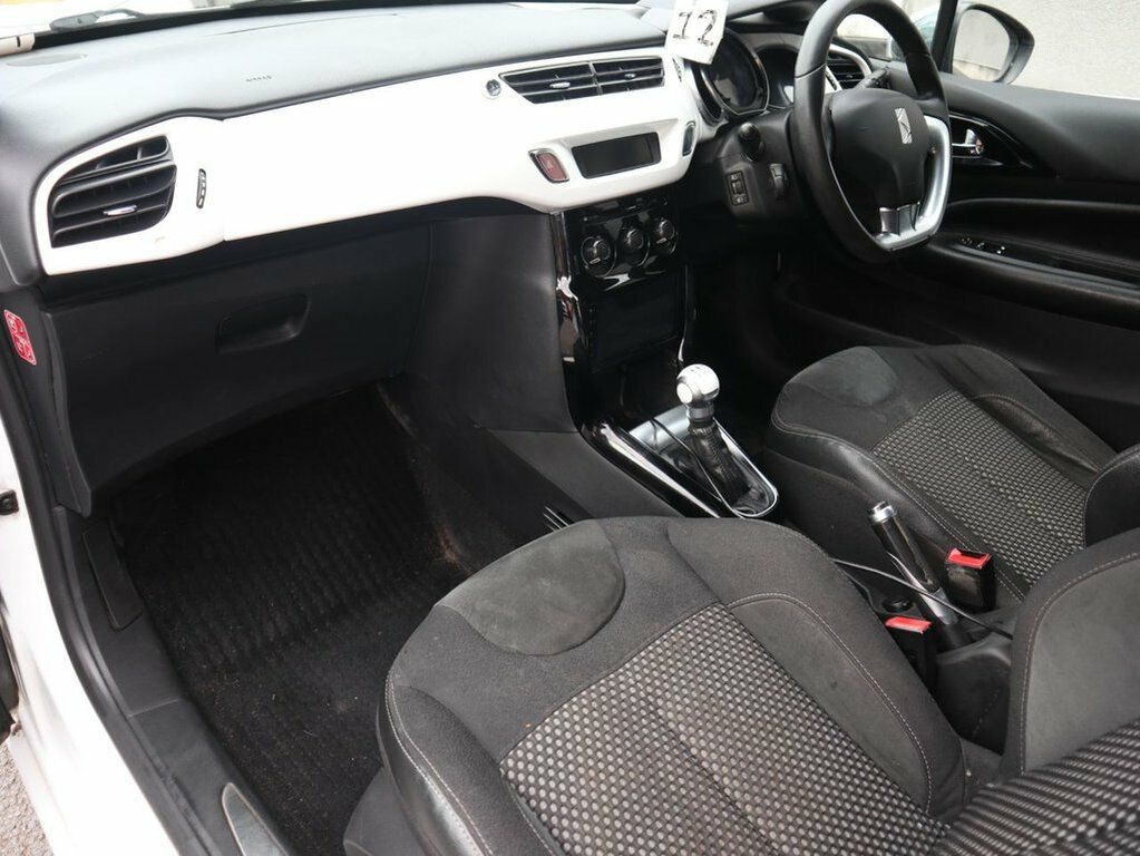 Citroen DS3 1.6L White White #2