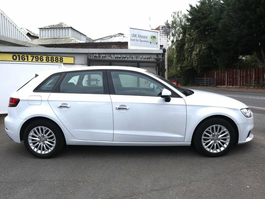 Audi A3 1L Se Technik White #3
