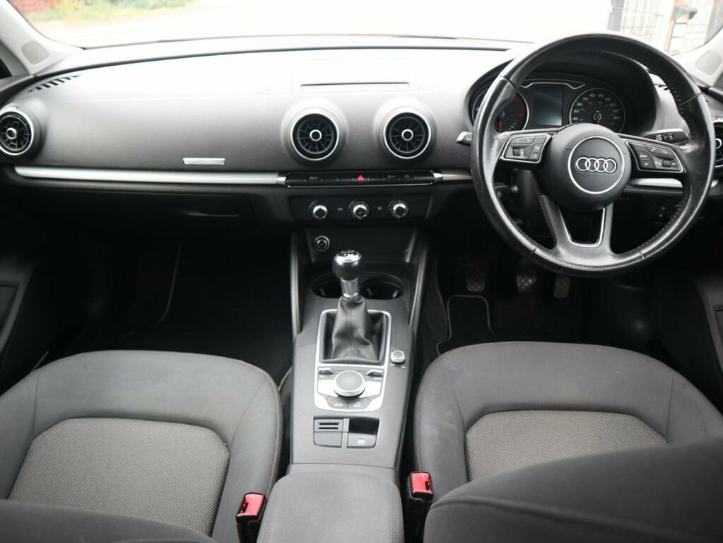Audi A3 1L Se Technik White #2