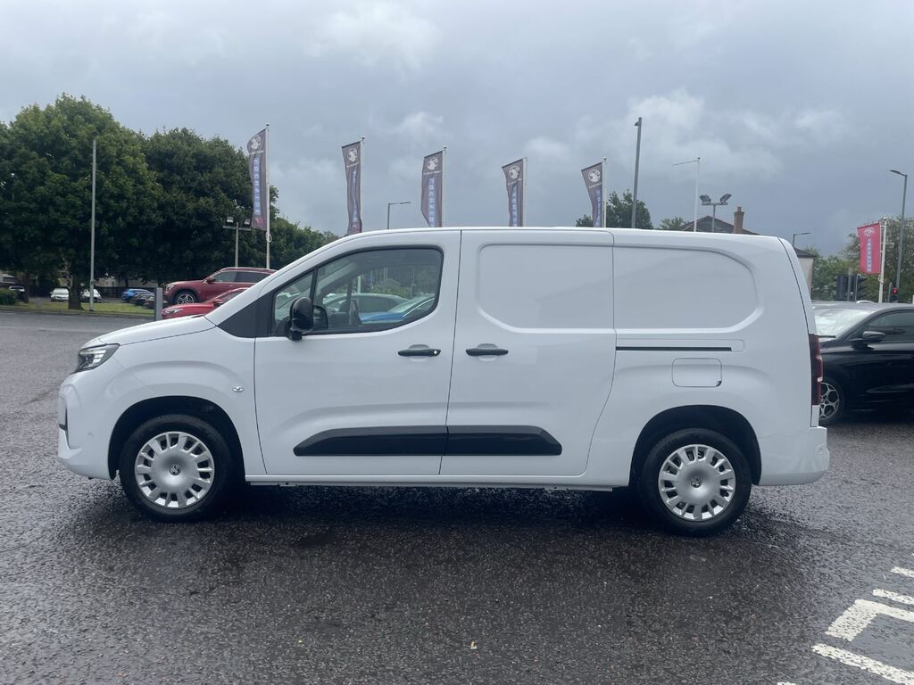 Vauxhall Combo Vauxhall Combo XL Pro 1.5 130Bhp White #4