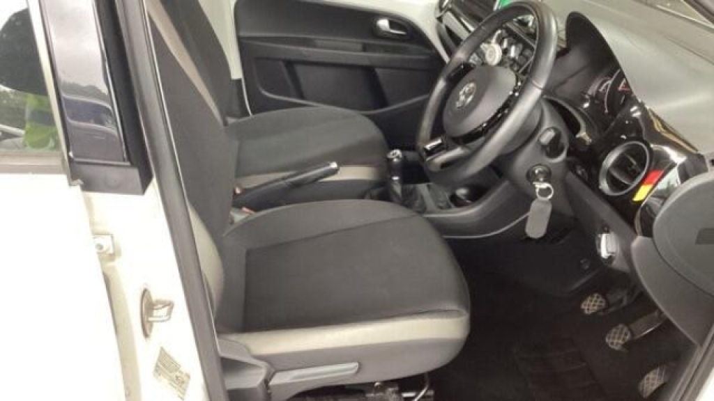 Volkswagen Up Volkswagen Up 1.0 Move Up Hatchback M Red #9