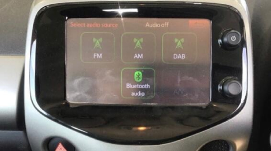 Peugeot 108 1.2 Puretech Allure Euro 6 Black #8
