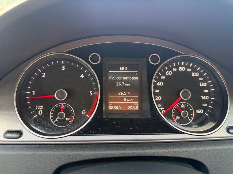 Volkswagen Passat 1.6 Highline Tdi Bluemotion Technology 104 Bhp Silver #33