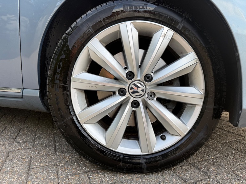 Volkswagen Passat 1.6 Highline Tdi Bluemotion Technology 104 Bhp Silver #26
