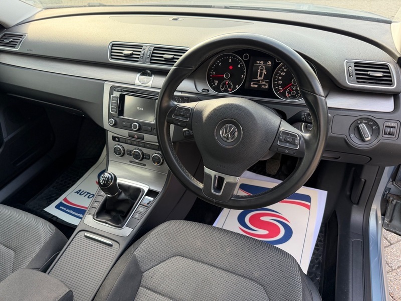 Volkswagen Passat 1.6 Highline Tdi Bluemotion Technology 104 Bhp Silver #41