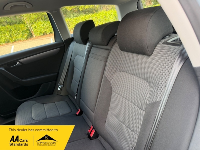 Volkswagen Passat 1.6 Highline Tdi Bluemotion Technology 104 Bhp Silver #15