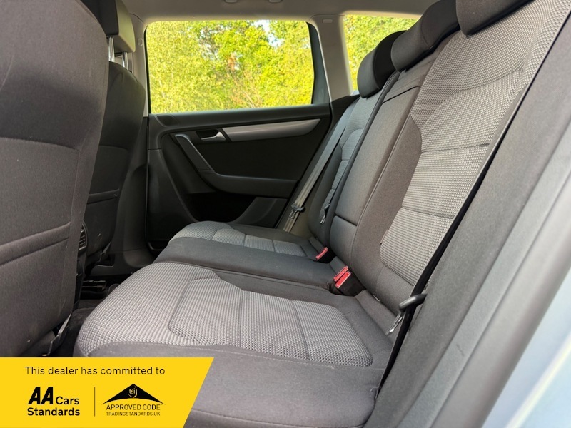 Volkswagen Passat 1.6 Highline Tdi Bluemotion Technology 104 Bhp Silver #16