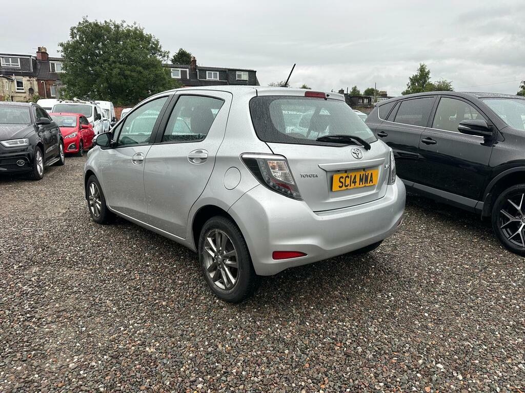 Toyota Yaris 1.33 Dual Vvt-i Sport Euro 5 Euro 5 White #2
