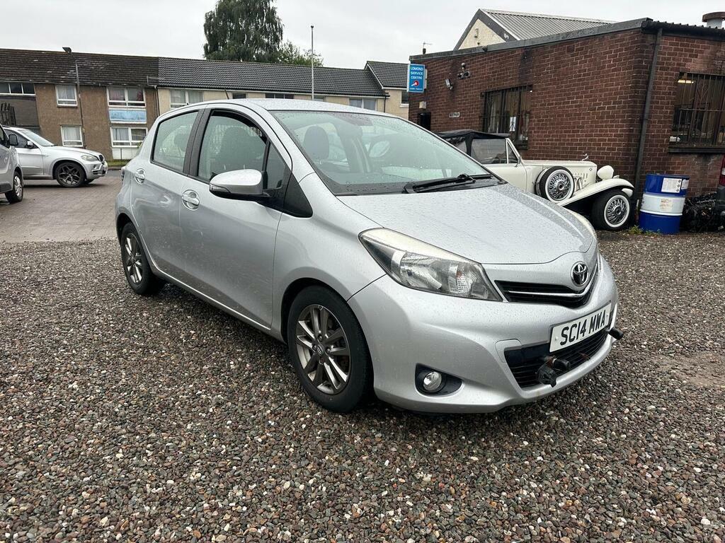 Toyota Yaris 1.33 Dual Vvt-i Sport Euro 5 Euro 5 White #4