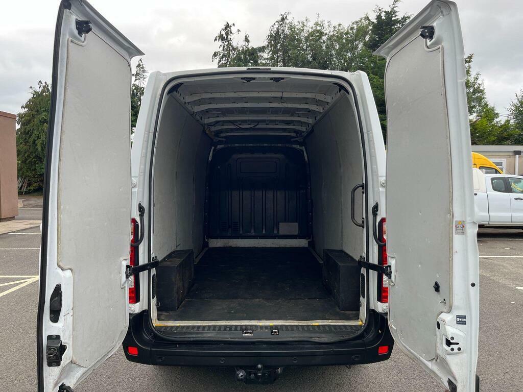 Renault Master 2.3 Dci Energy 35 Business Fwd Lwb Medium Roof Eu White #4