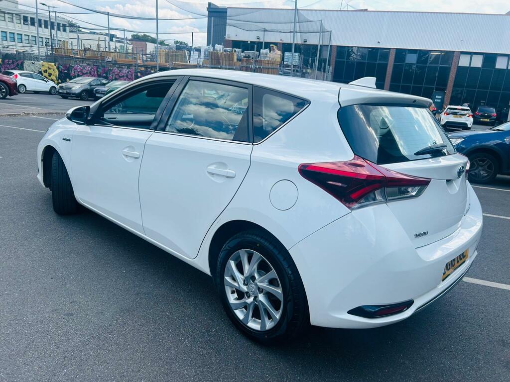 Toyota Auris 1.8 Vvt-h Business Edition Cvt Euro 6 Ss White #4