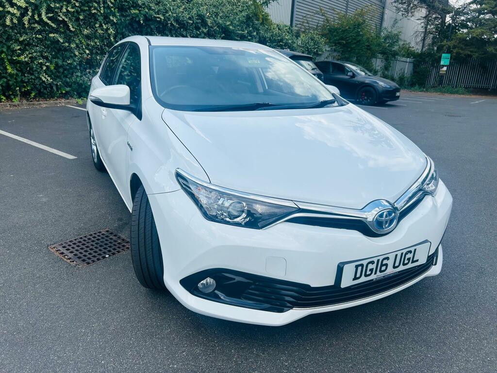 Toyota Auris 1.8 Vvt-h Business Edition Cvt Euro 6 Ss White
