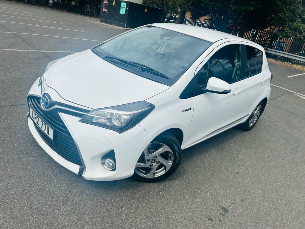 Toyota Yaris 1.5 Vvt-h Icon E-cvt Euro 6 Safety Sense LRZ7711 White #6