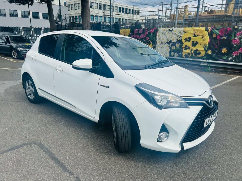 Toyota Yaris 1.5 Vvt-h Icon E-cvt Euro 6 Safety Sense White