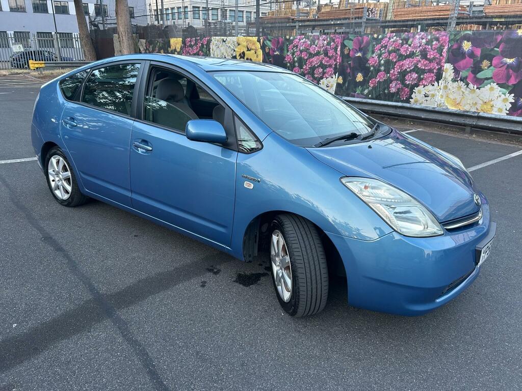 Toyota Prius 1.5 T4 Cvt Blue