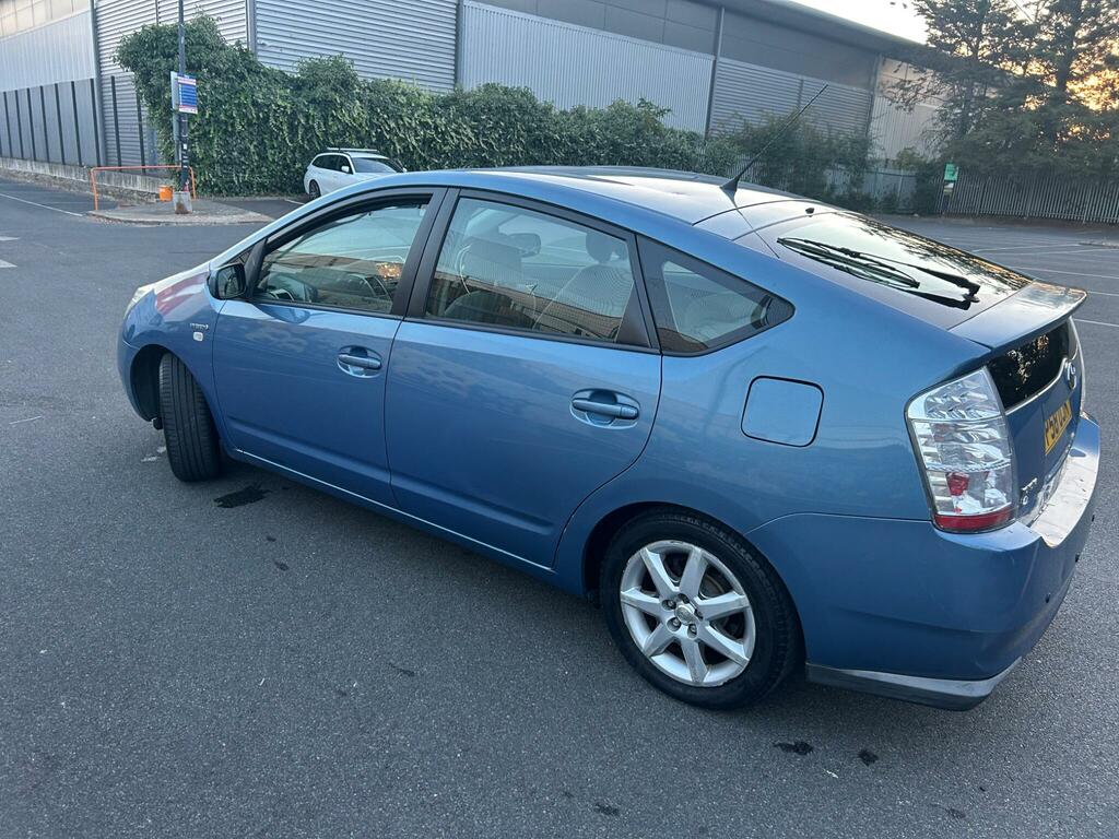 Toyota Prius 1.5 T4 Cvt Blue #4
