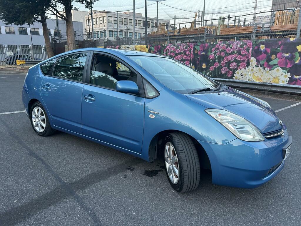 Toyota Prius 1.5 T4 Cvt Blue #5