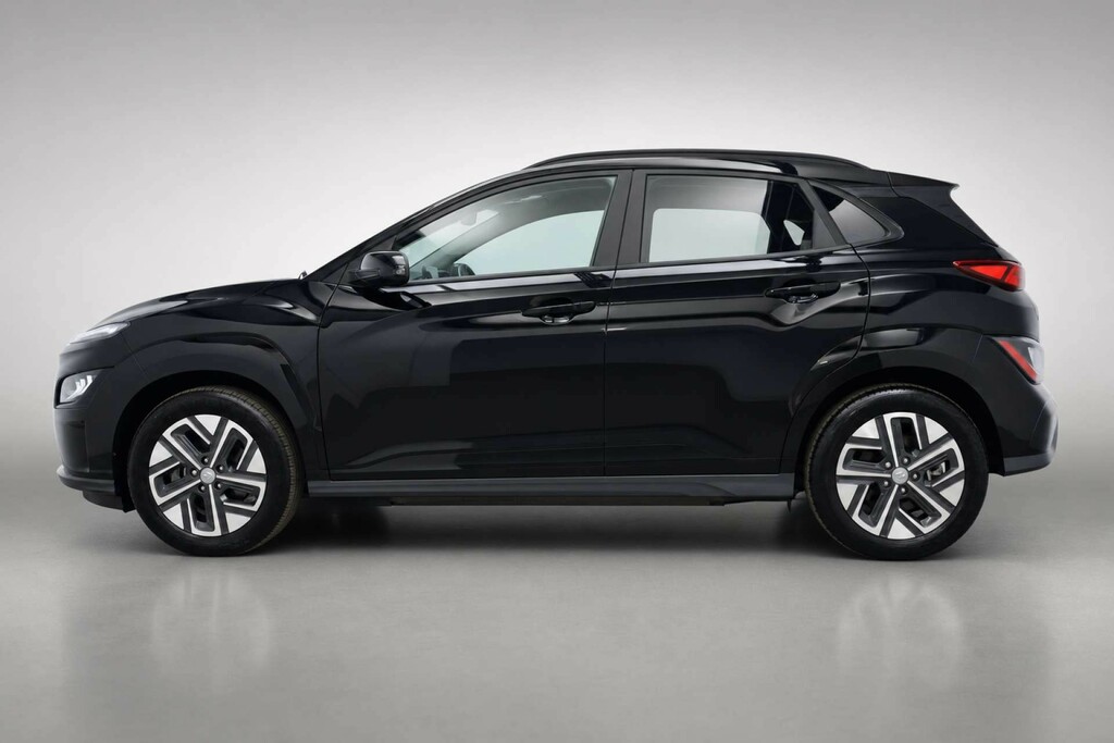 Hyundai Kona 39Kwh Premium Suv 10.5Kw Charge VO23WZA Black #4