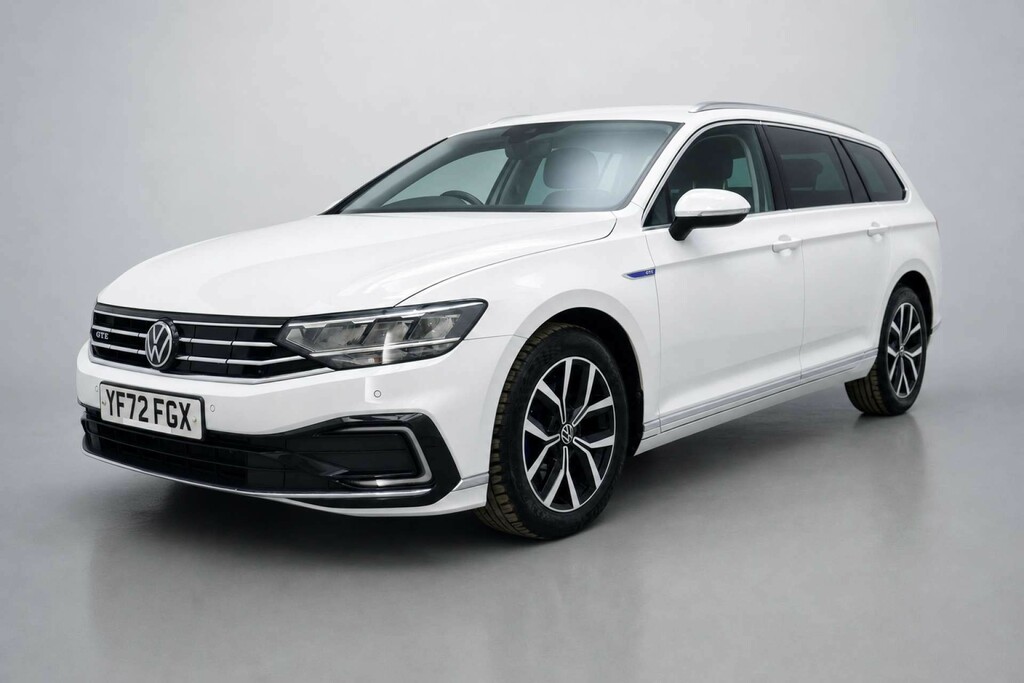 Volkswagen Passat 1.4 Tsi 13Kwh Gte Estate Plug-in Hybrid YF72FGX White #3