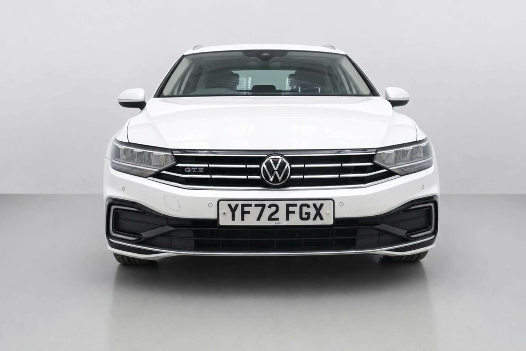 Volkswagen Passat 1.4 Tsi 13Kwh Gte Estate Plug-in Hybrid YF72FGX White #2