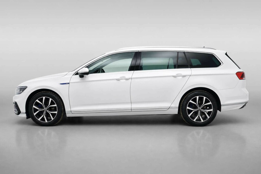 Volkswagen Passat 1.4 Tsi 13Kwh Gte Estate Plug-in Hybrid YF72FGX White #4