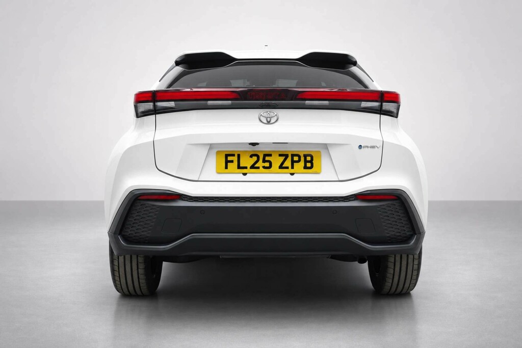 Toyota C-Hr 2.0 Vvt 13.6Kwh Design Suv Plug-in Hybr FL25ZPB White #6