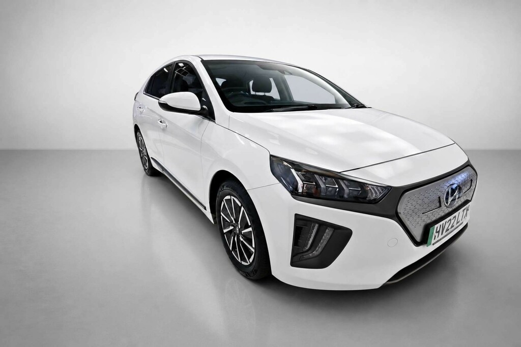Hyundai Ioniq 38.3Kwh Premium Hatchback 136 P HV22LTX White