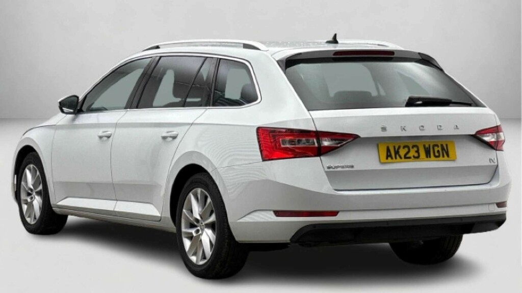 Skoda Superb 1.4 Tsi Iv 13Kwh Se Technology Estate P White #2